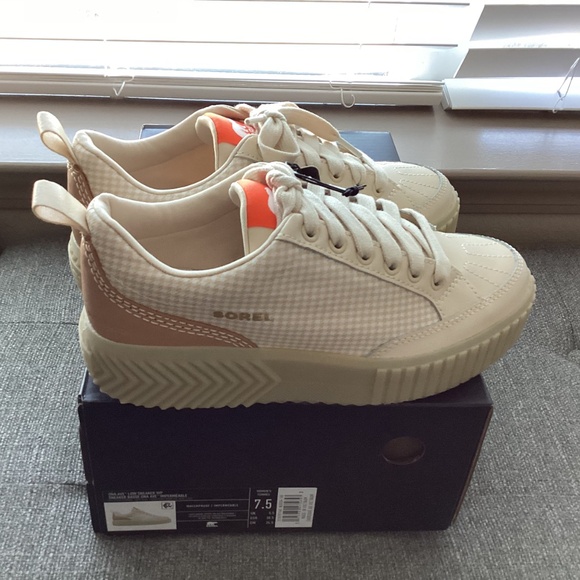 Sorel Women's Ona Ave Low-Top Sneakers, size 7.5 - Picture 9 of 13